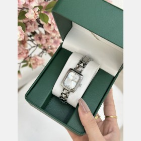 ساعة Michael Kors مستطيلة