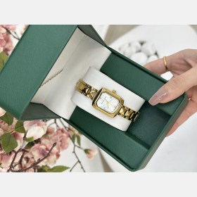 ساعة Michael Kors مستطيلة