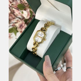 ساعة GUCCI نسائية بإطار سداسي