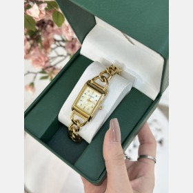 ساعة نسائية فخمة بتصميم Gucci
