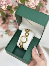 ساعة GUCCI نسائية بتصميم حلقات ذهبية