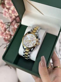 ساعة Michael Kors بتصميم كرونو معدني