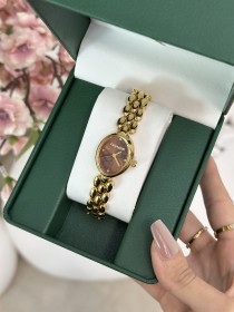 ساعة Coach نسائية بتصميم بيضاوي ناعم